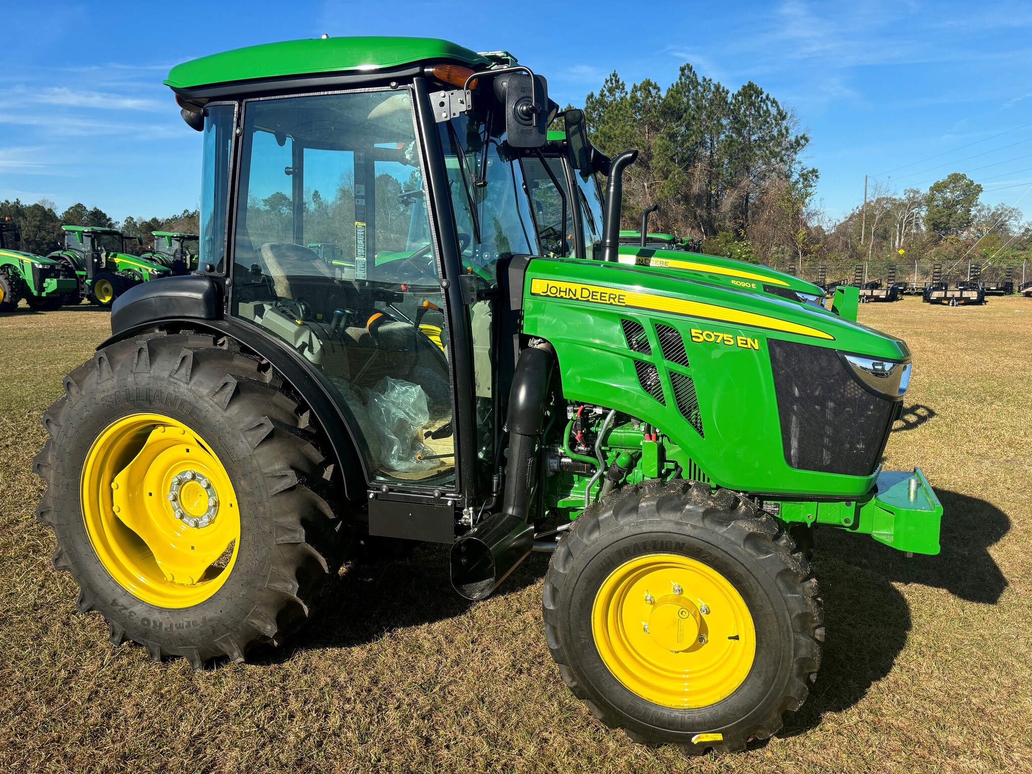 2023 John Deere 5075E Image 1