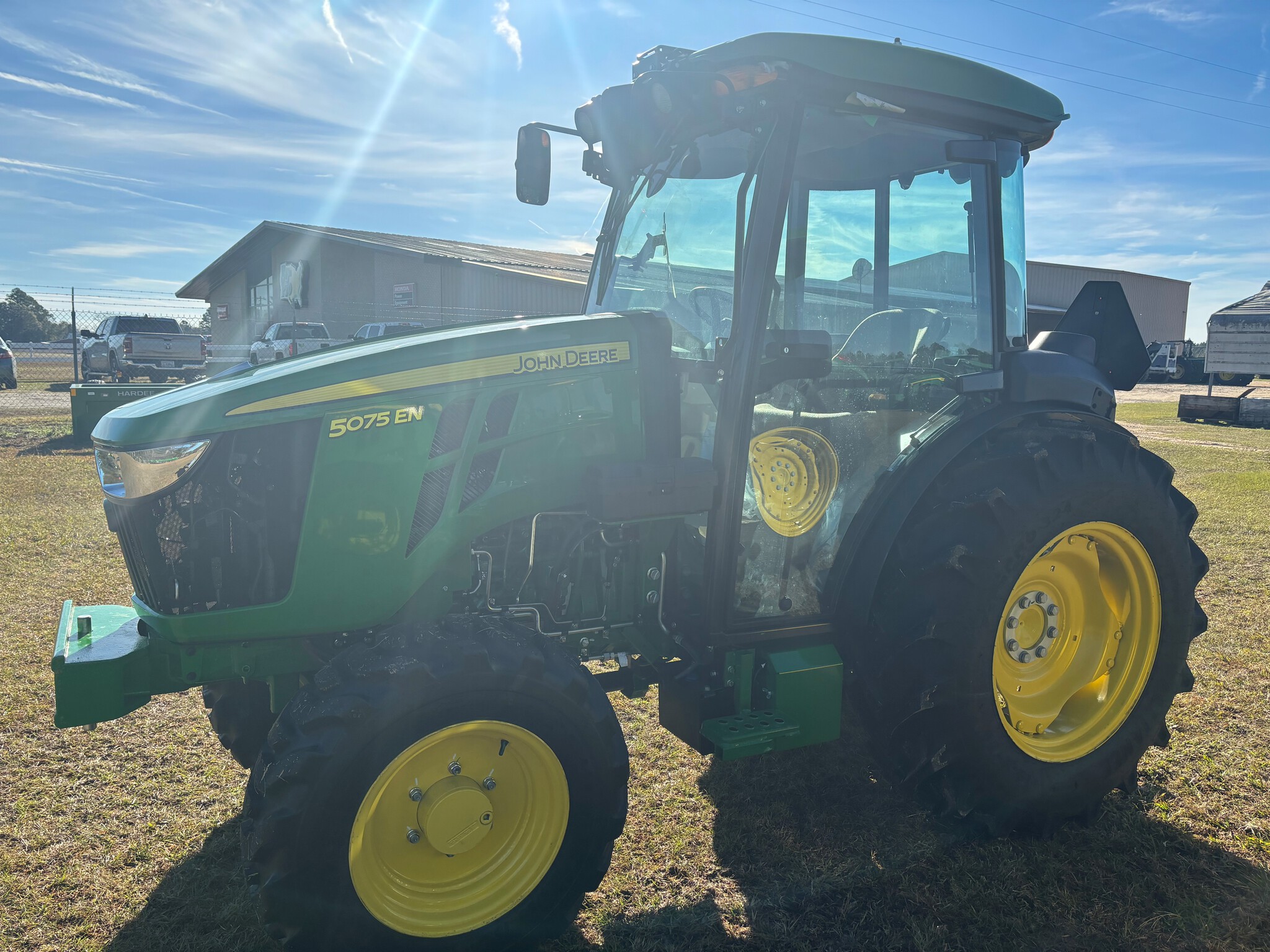 2023 John Deere 5075E Image 2