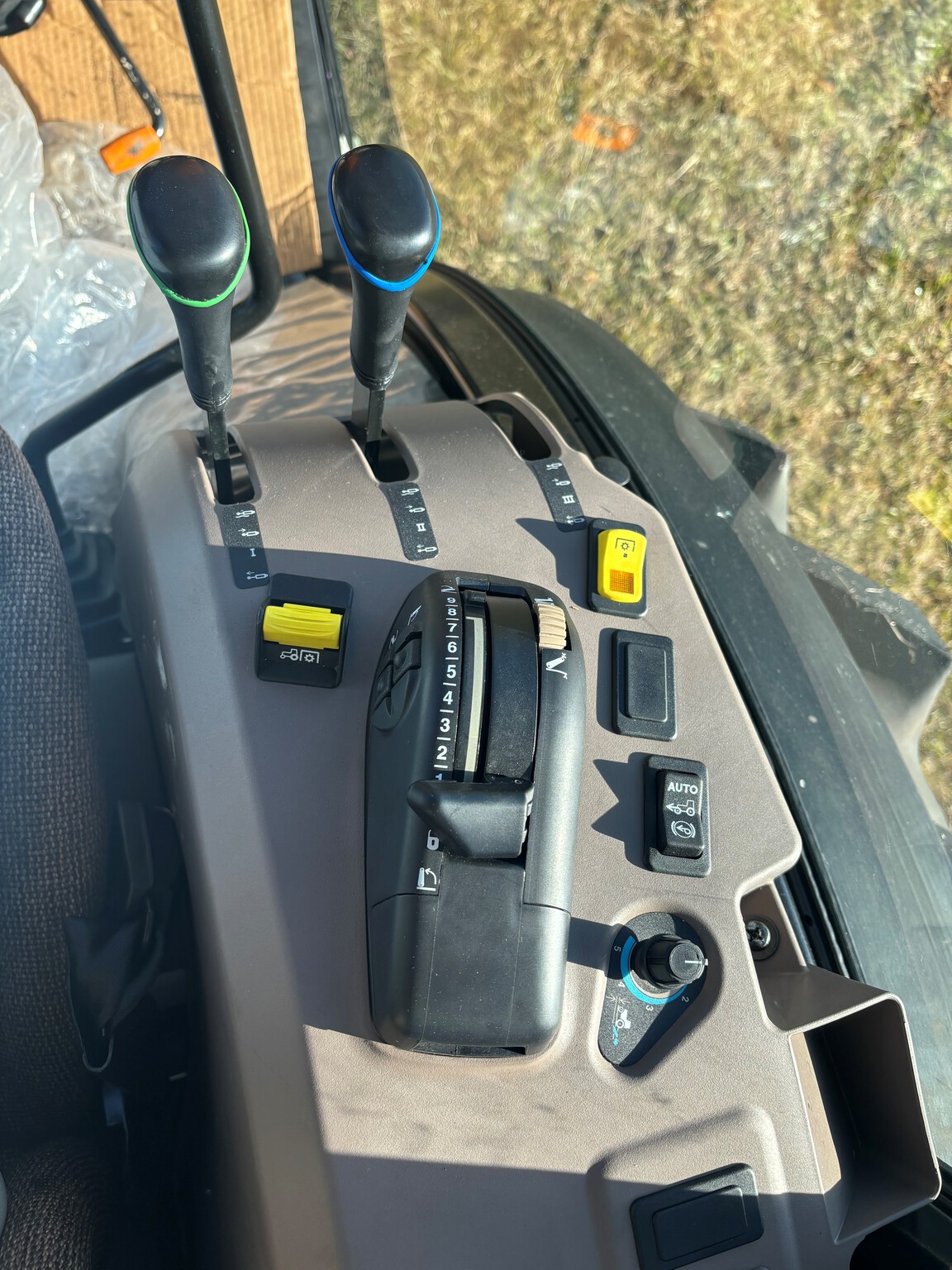 2023 John Deere 5075E Image 5