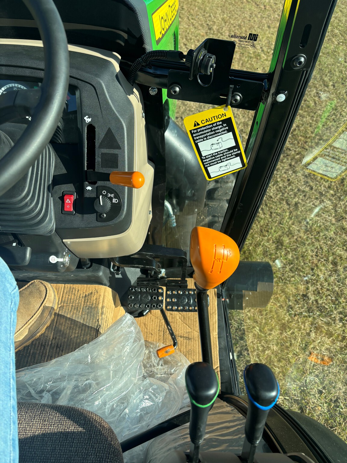 2023 John Deere 5075E Image 6