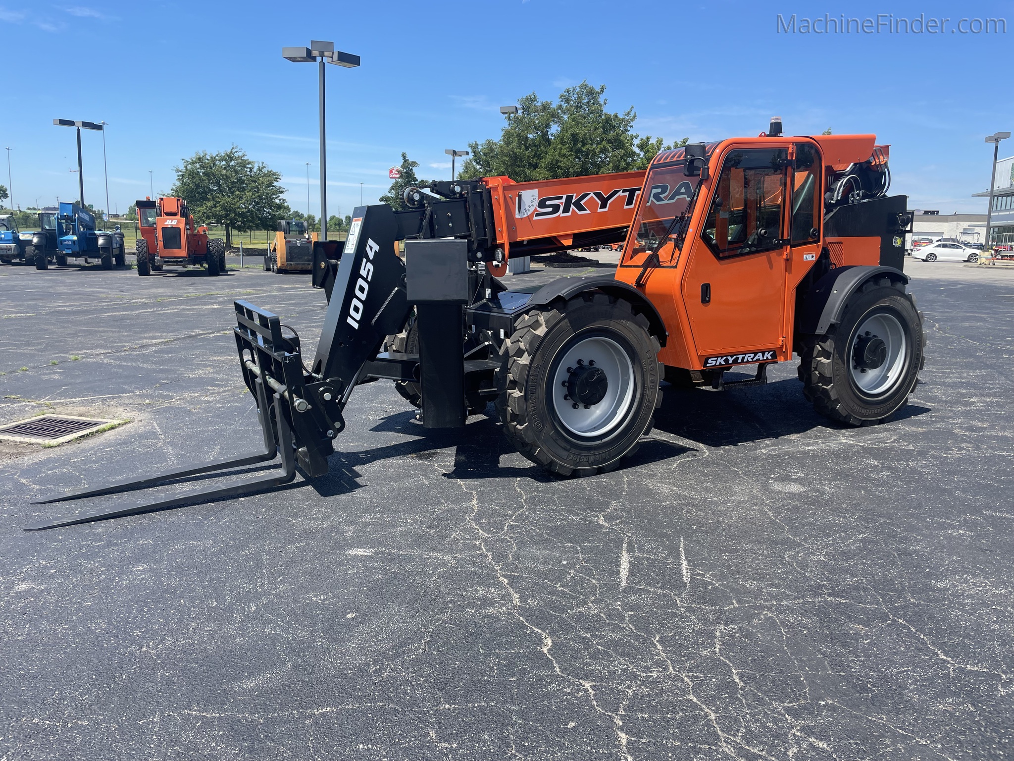 2025 Skytrak 10054 | Telehandlers | MachineFinder