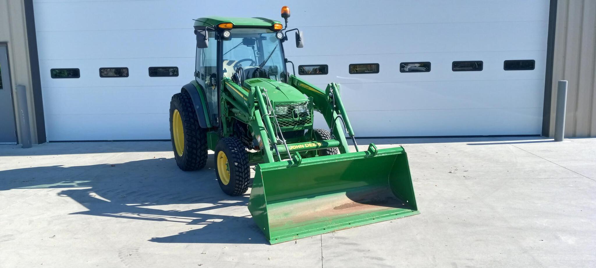 2022 John Deere 4066R Image 1