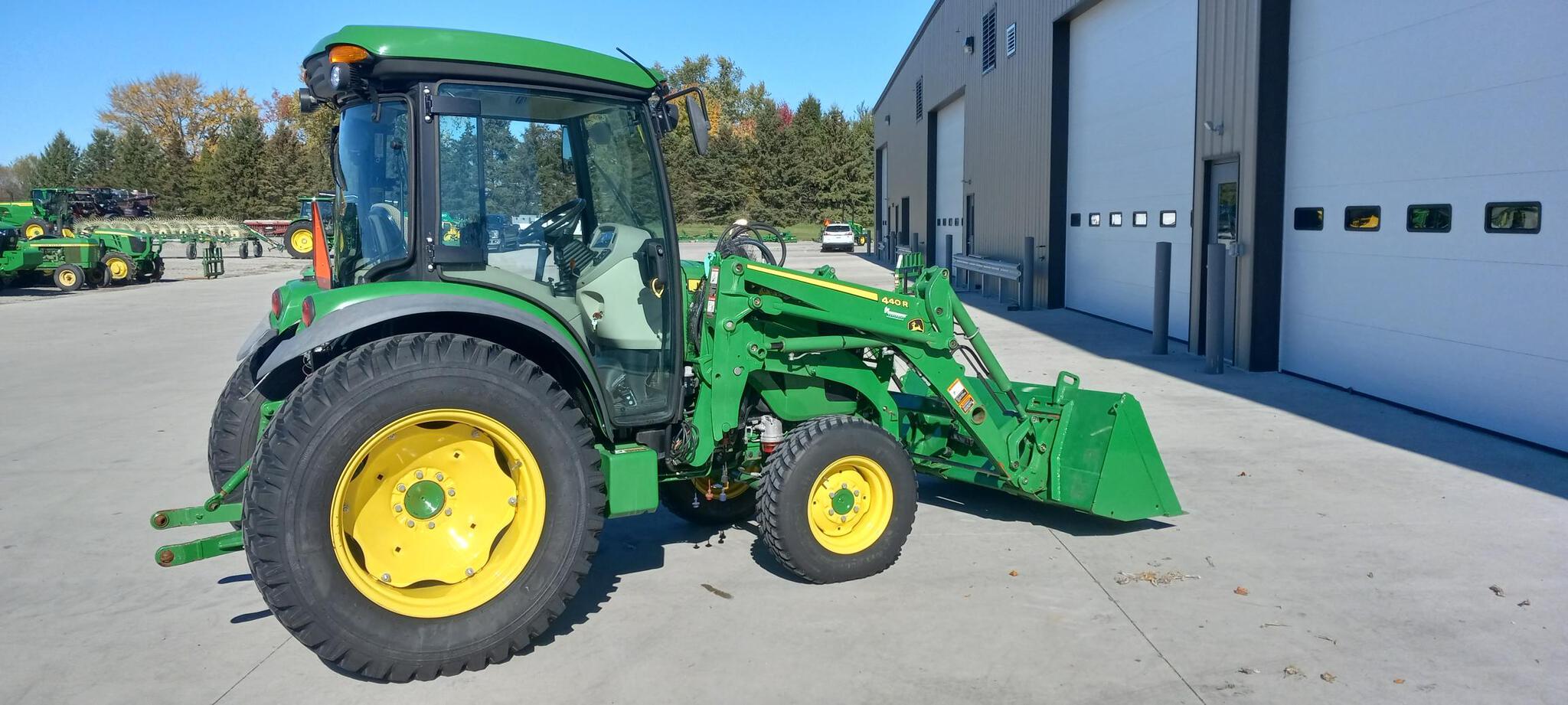 2022 John Deere 4066R Image 9