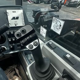 2023 JLG AG823 Image 6