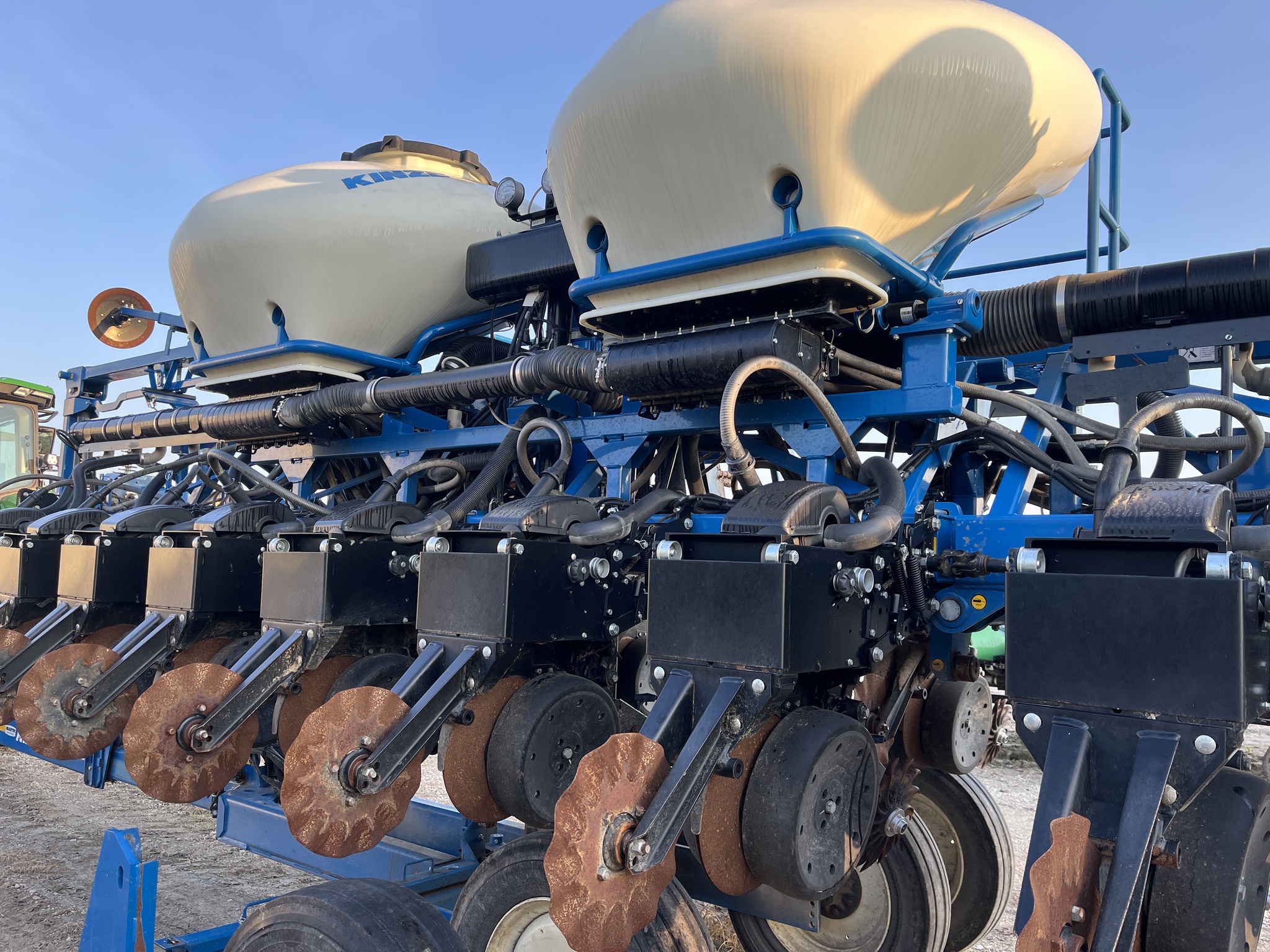  2018 Kinze 3600ASD at Heritage Tractor in Kewanee, IL