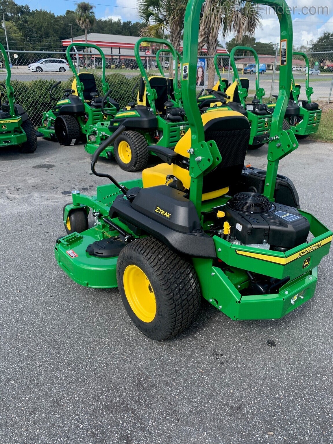2025 John Deere z735e Image 4
