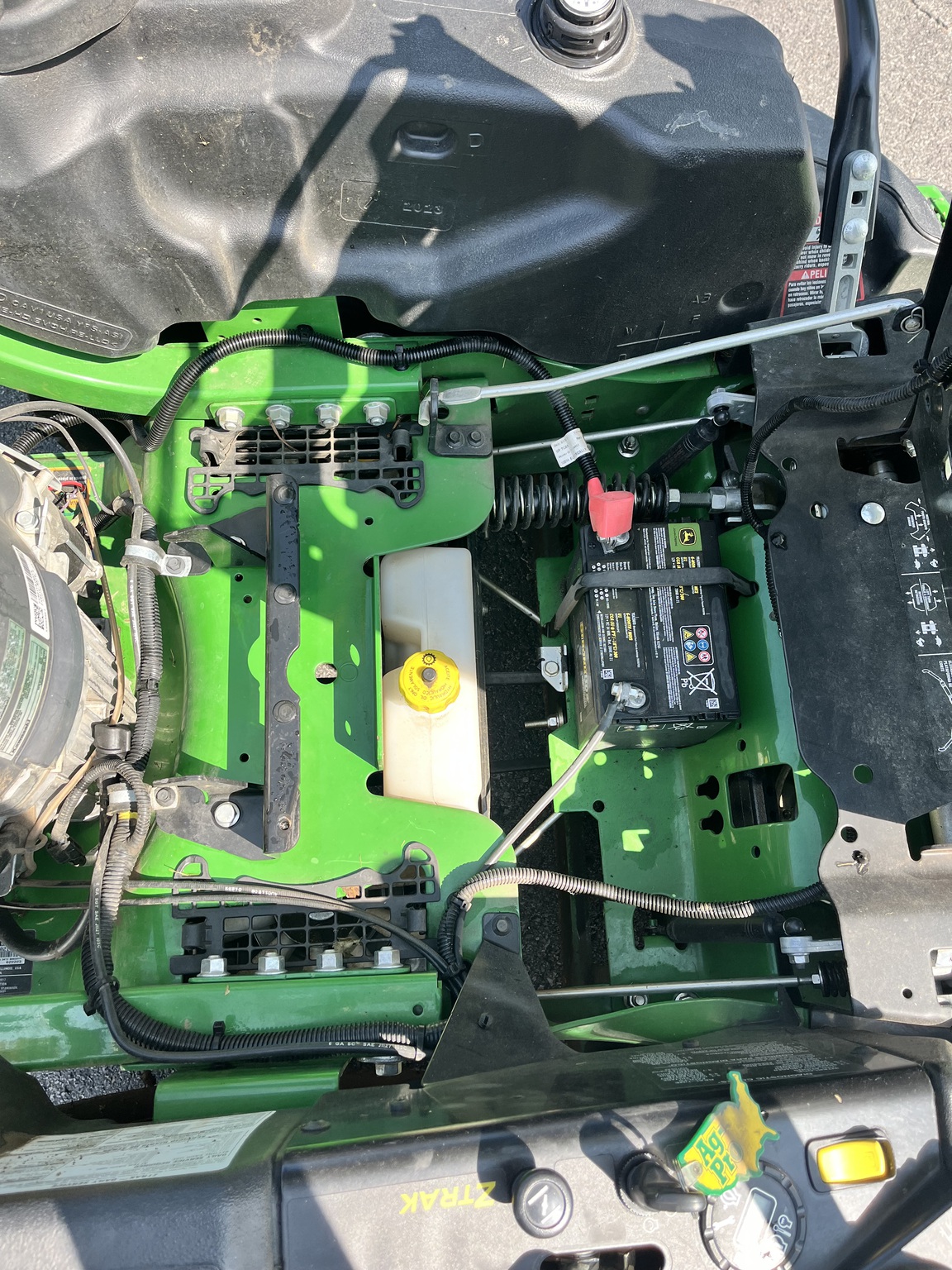 2023 John Deere Z960M Image 8