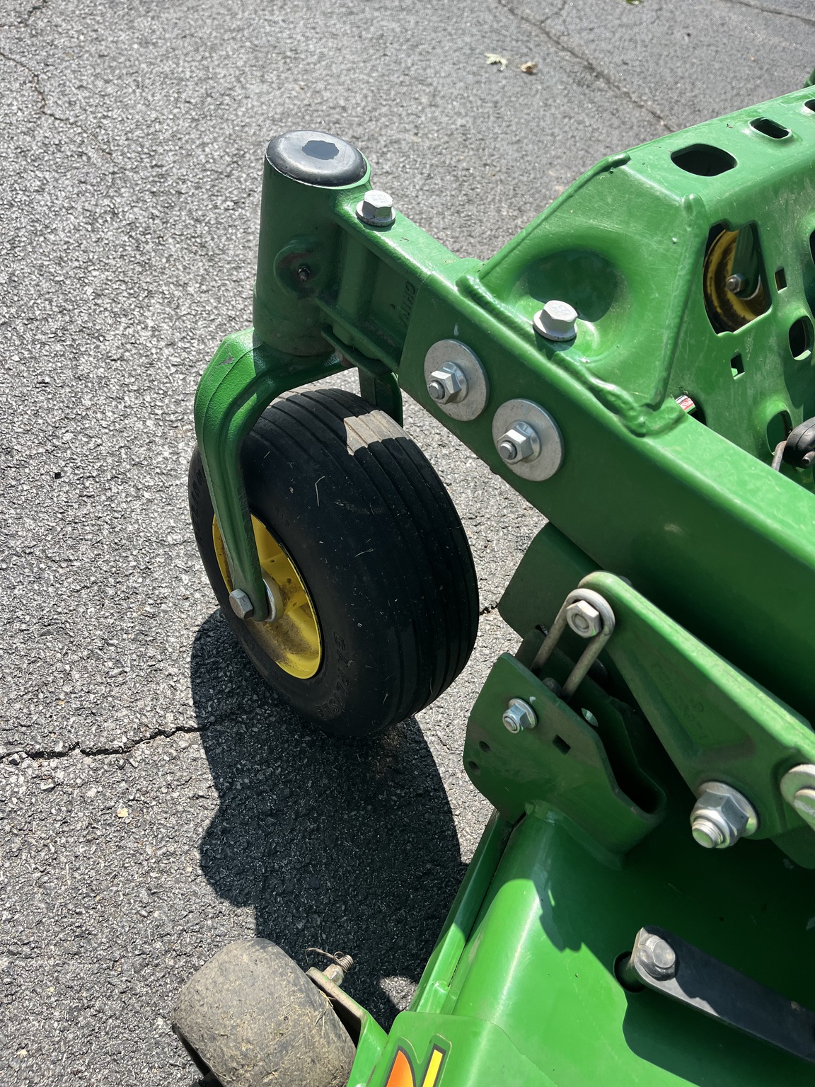 2023 John Deere Z960M Image 11