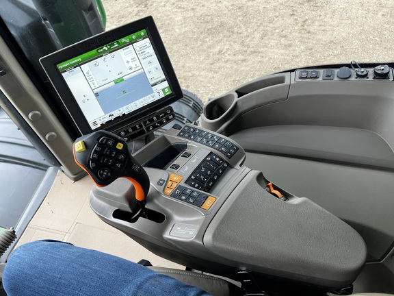 2024 John Deere 800R - Photo41