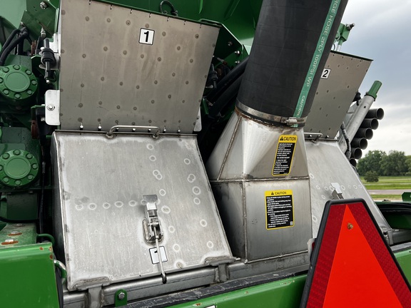 2024 John Deere 800R - Photo25