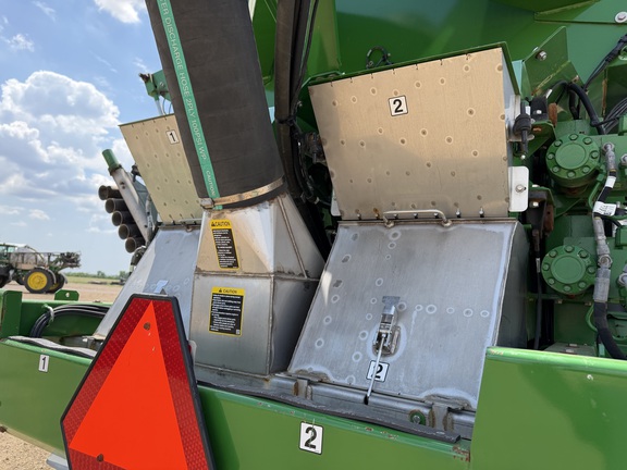 2024 John Deere 800R - Photo24