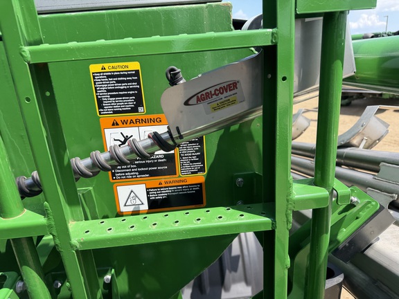 2024 John Deere 800R - Photo33
