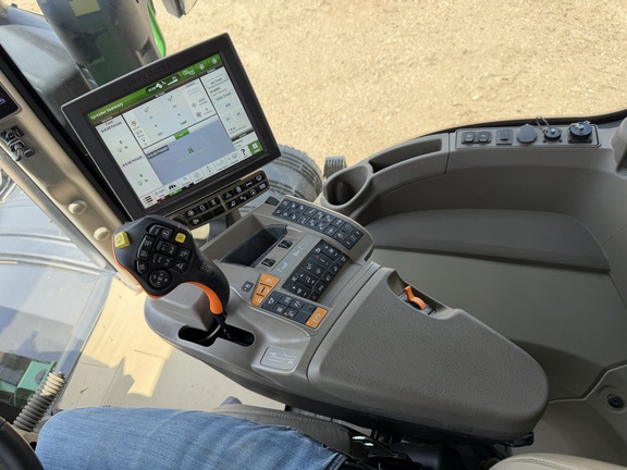 2024 John Deere 800R - Photo39