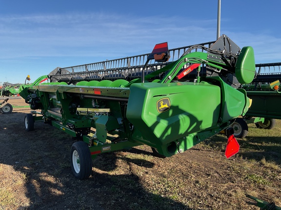 Used 2024 John Deere RD30F Combine Platforms at Horizon Ag & Turf in Westlock, AB - Photo3