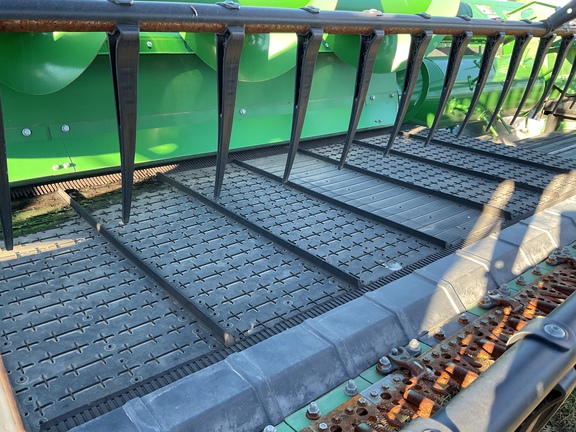 Used 2024 John Deere RD30F Combine Platforms at Horizon Ag & Turf in Westlock, AB - Photo8