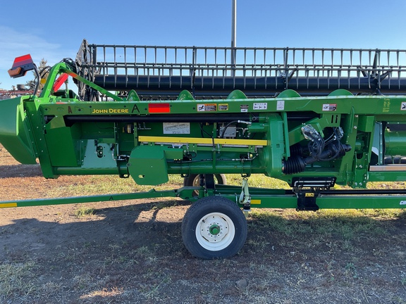 Used 2024 John Deere RD30F Combine Platforms at Horizon Ag & Turf in Westlock, AB - Photo10