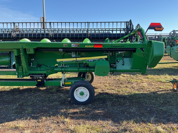 Used 2024 John Deere RD30F Combine Platforms at Horizon Ag & Turf in Westlock, AB - Photo11