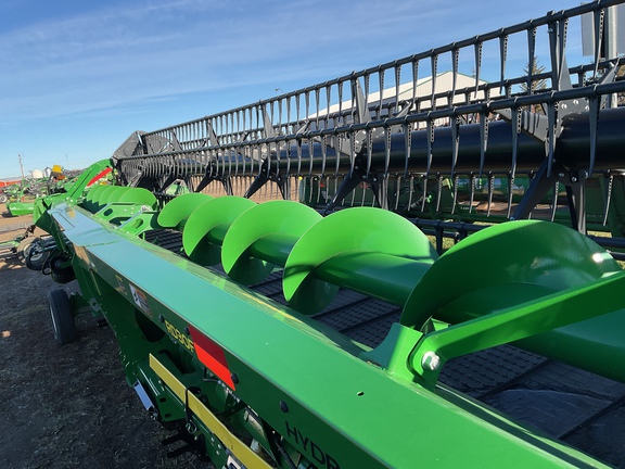 Used 2024 John Deere RD30F Combine Platforms at Horizon Ag & Turf in Westlock, AB - Photo12