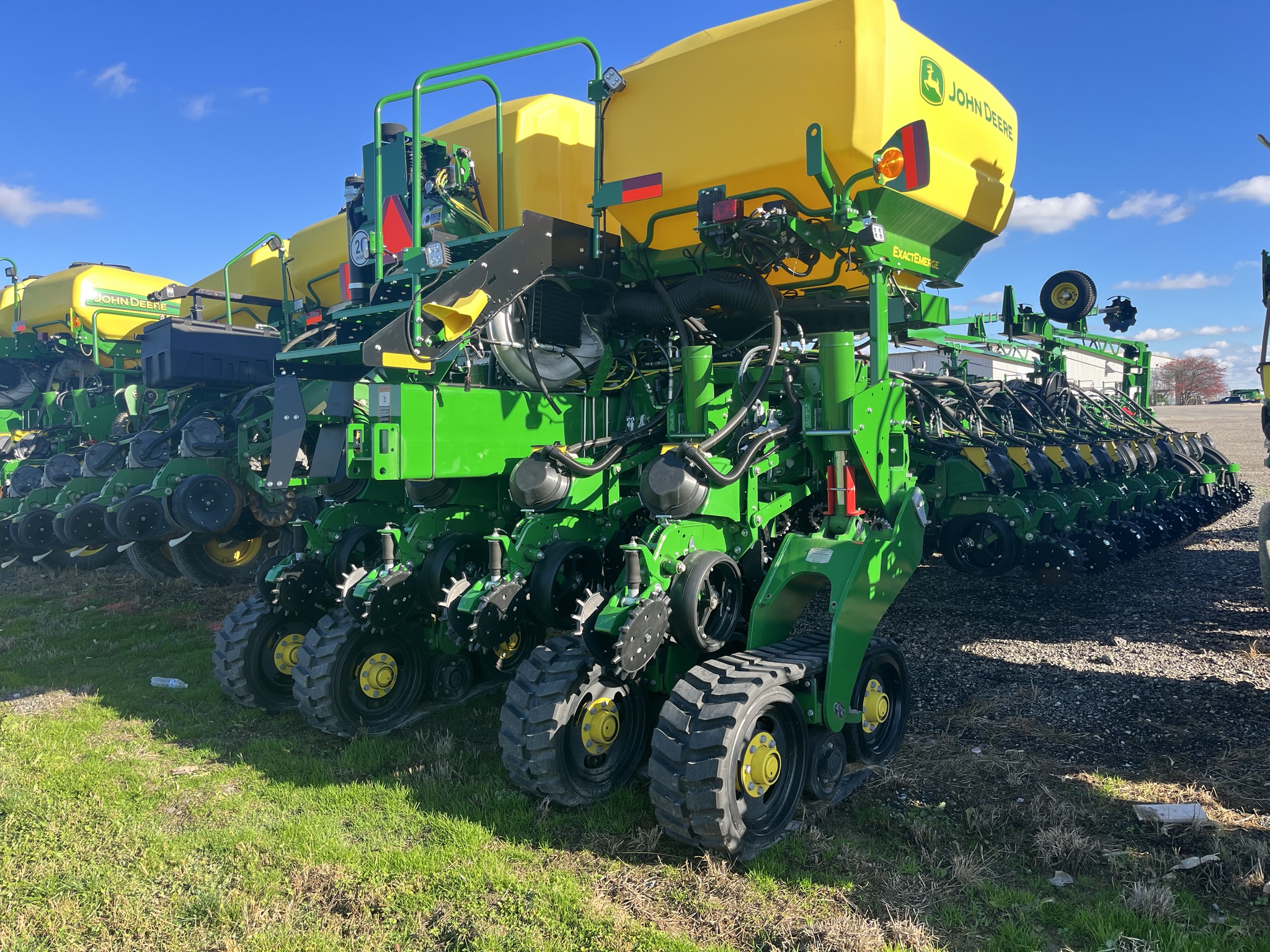 2024 John Deere 1775NT Image 5