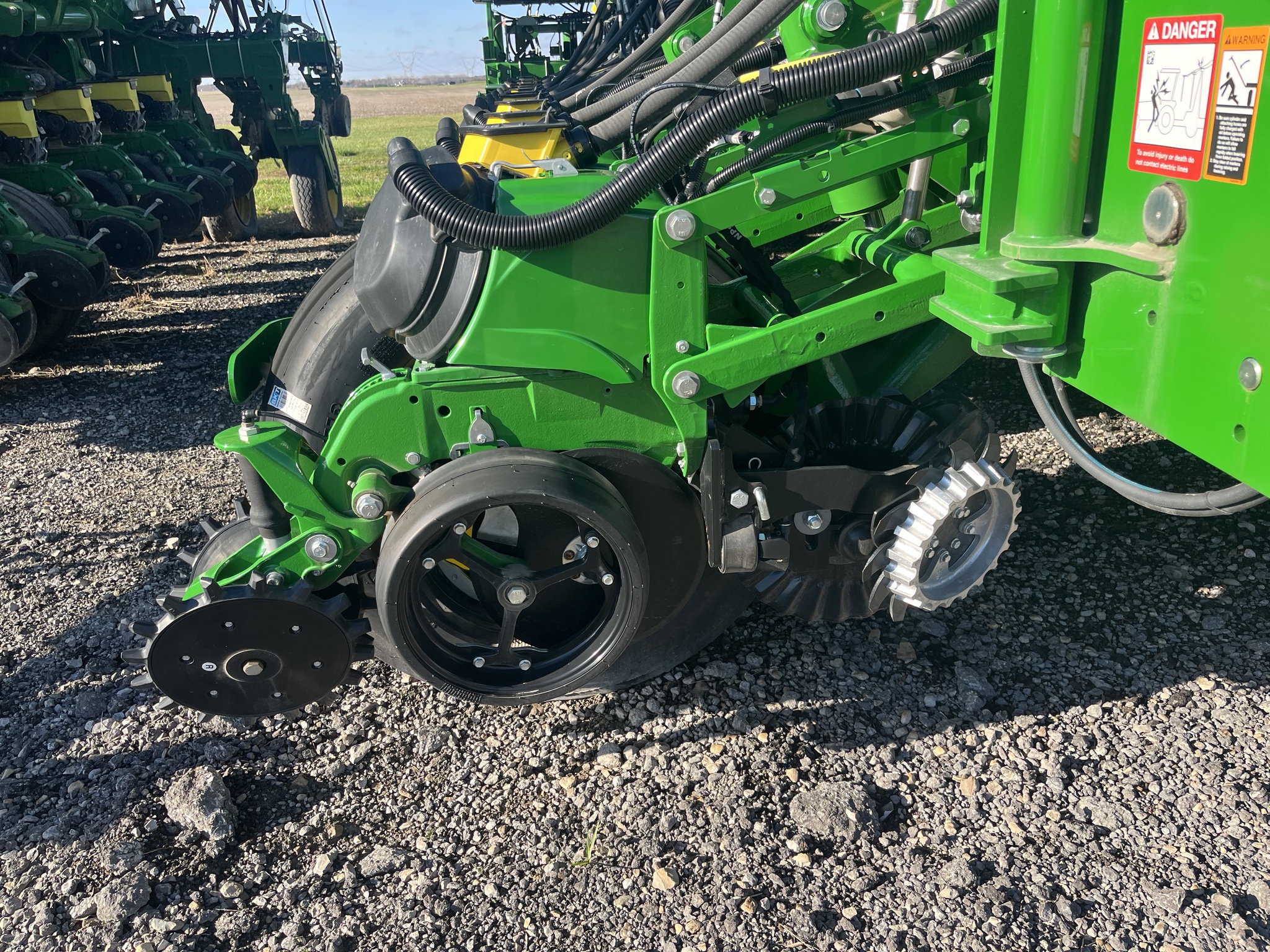 2024 John Deere 1775NT Image 7
