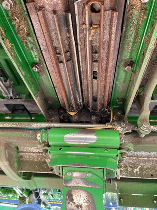 2023 John Deere C8R thumbnail 6