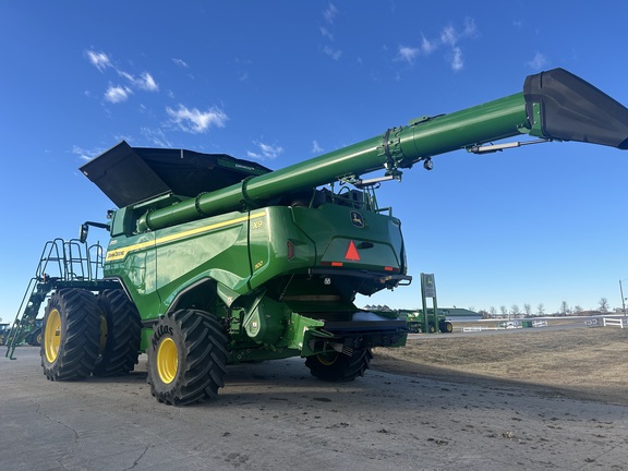 2023 John Deere X9 1100 (3rd thumbnail)