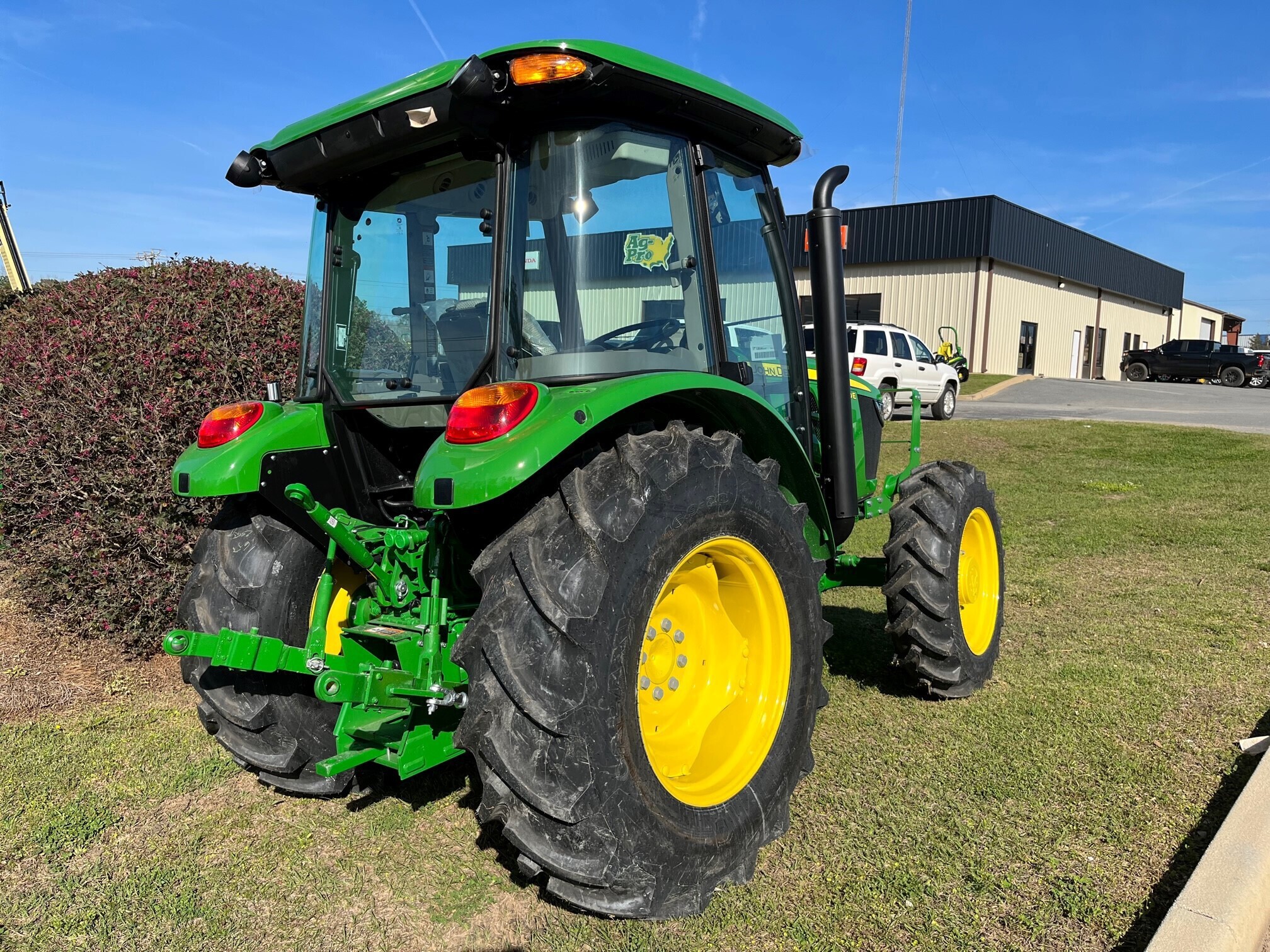 2025 John Deere 5060E Image 4