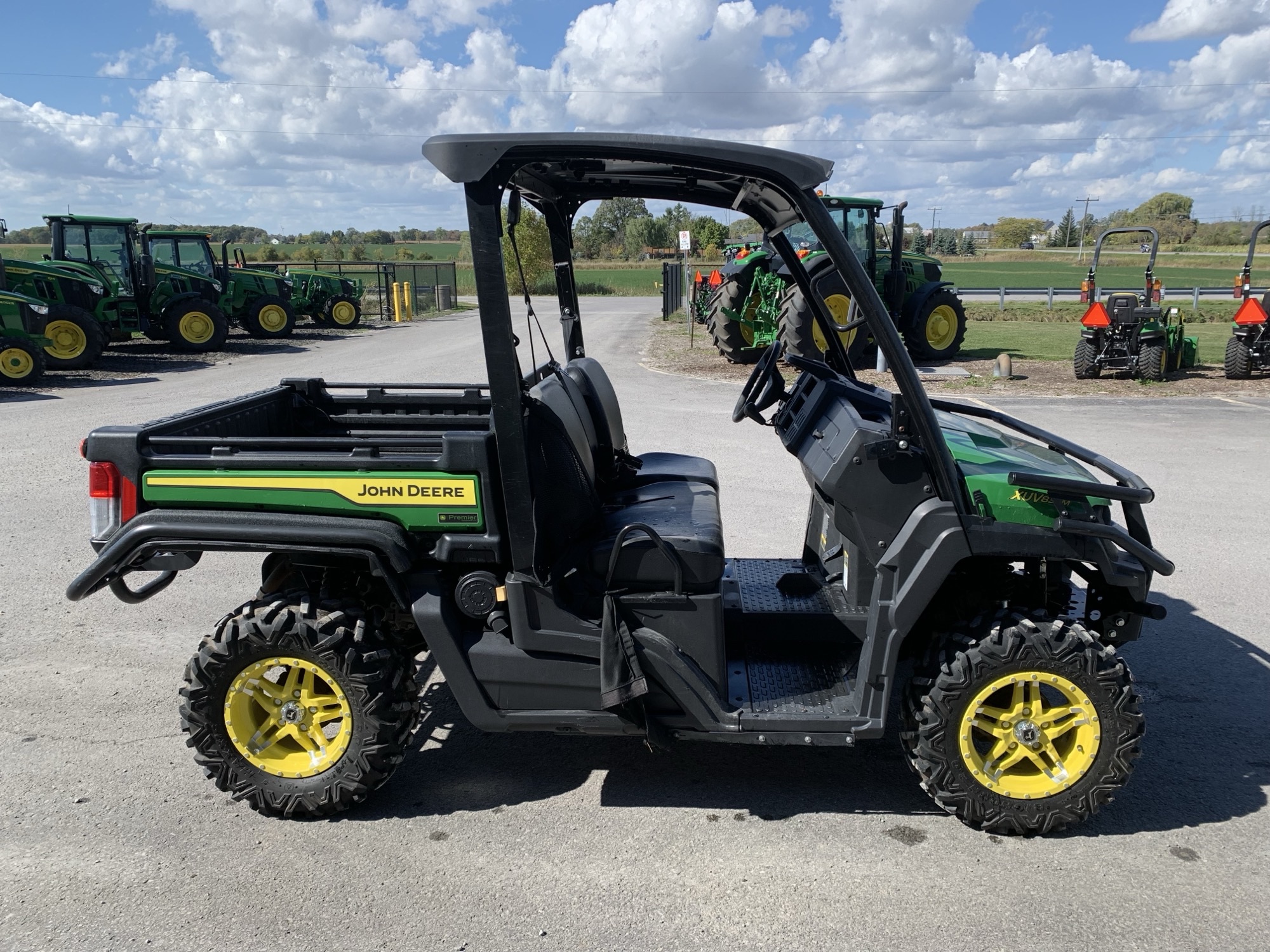 2023 John Deere XUV 835M Image 5