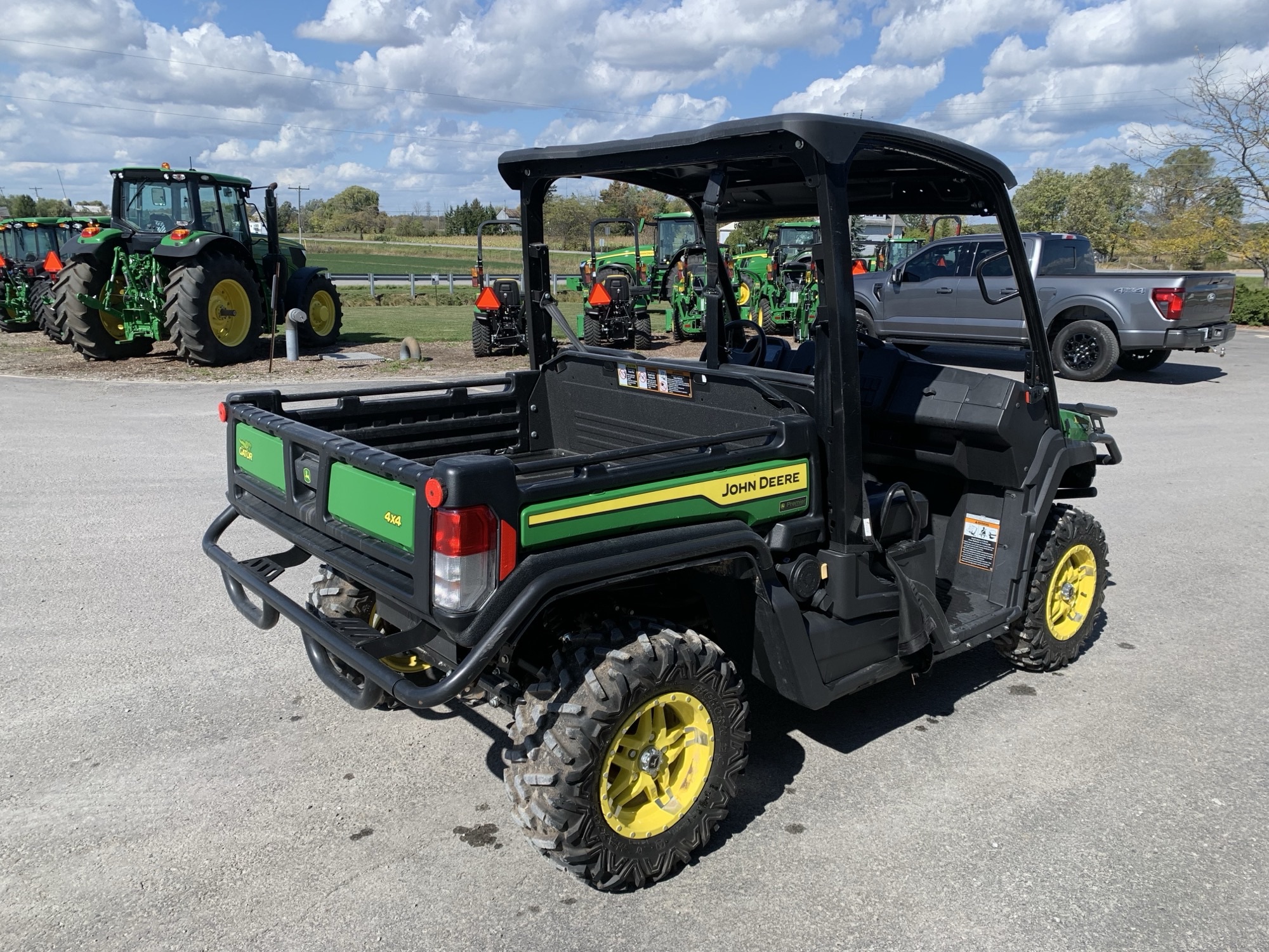 2023 John Deere XUV 835M Image 6