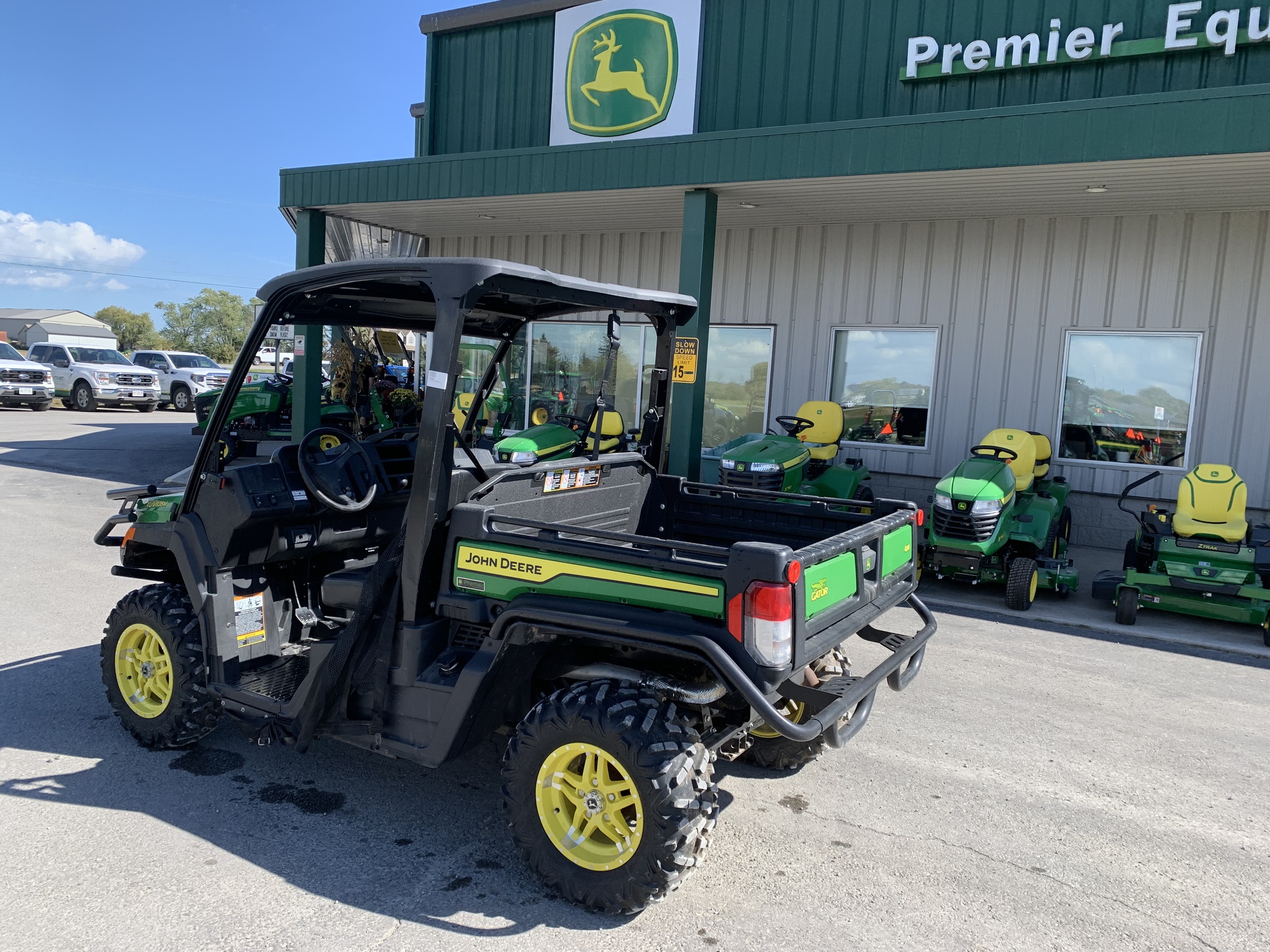 2023 John Deere XUV 835M Image 8