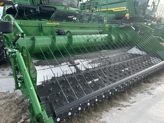 Used 2024 John Deere X9 1000 Combines at Horizon Ag & Turf in Falher, AB - Photo6