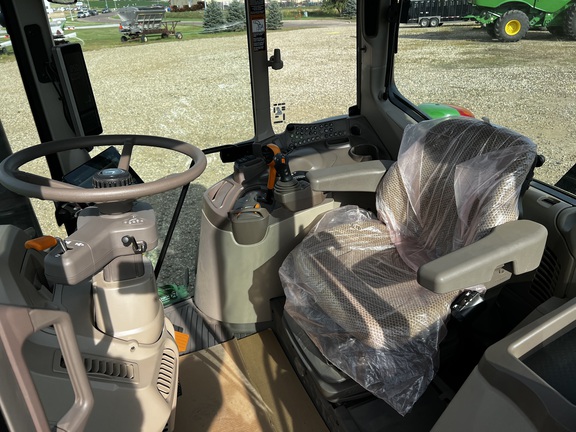 2024 John Deere 6155M - Photo30