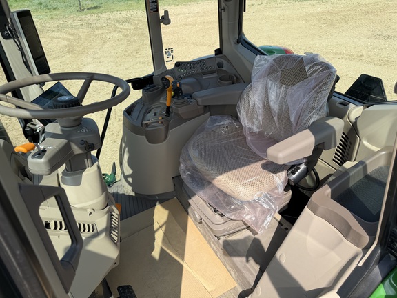 2024 John Deere 6155M - Photo28