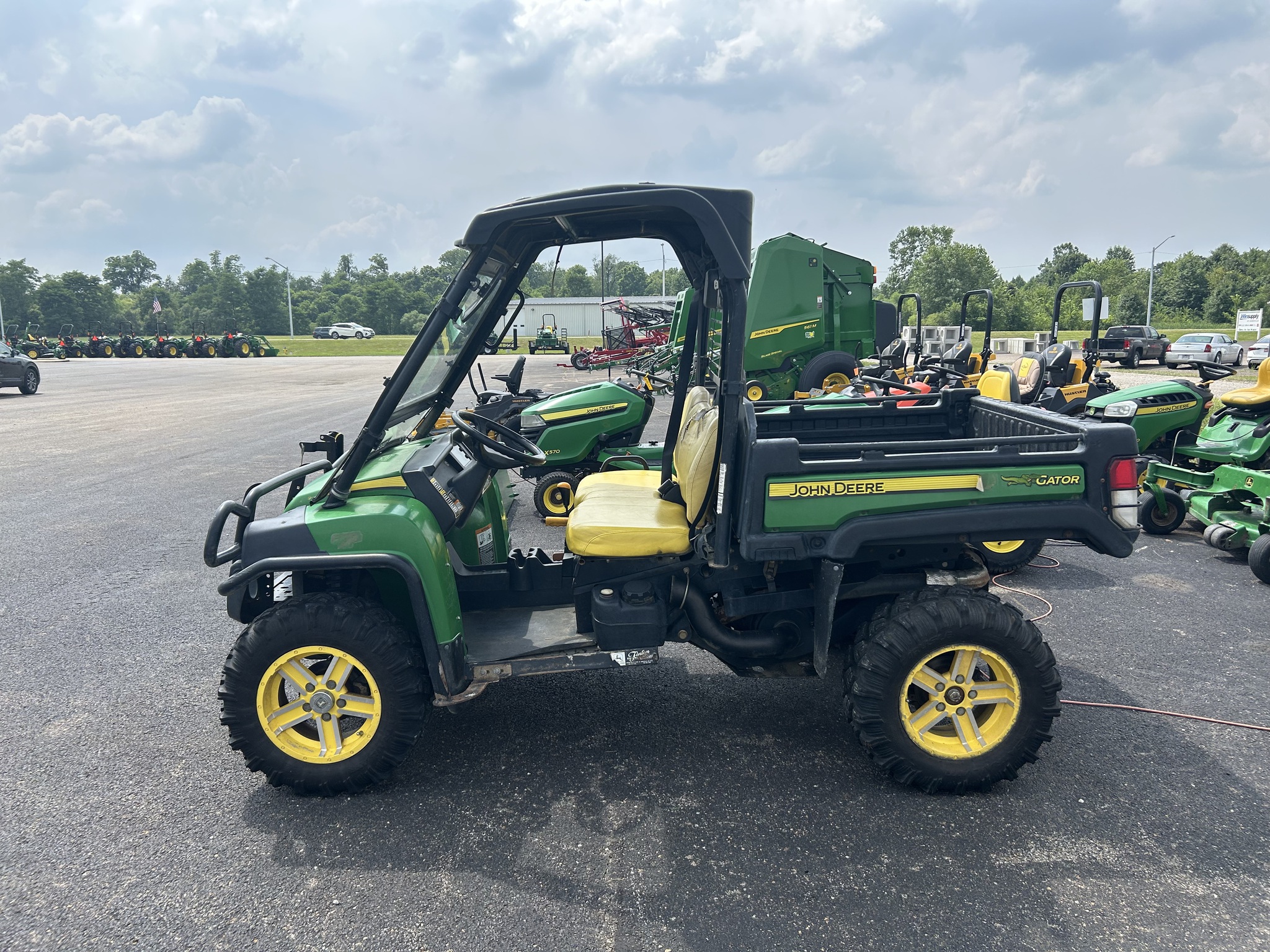 2010 John Deere XUV 825i Image 1