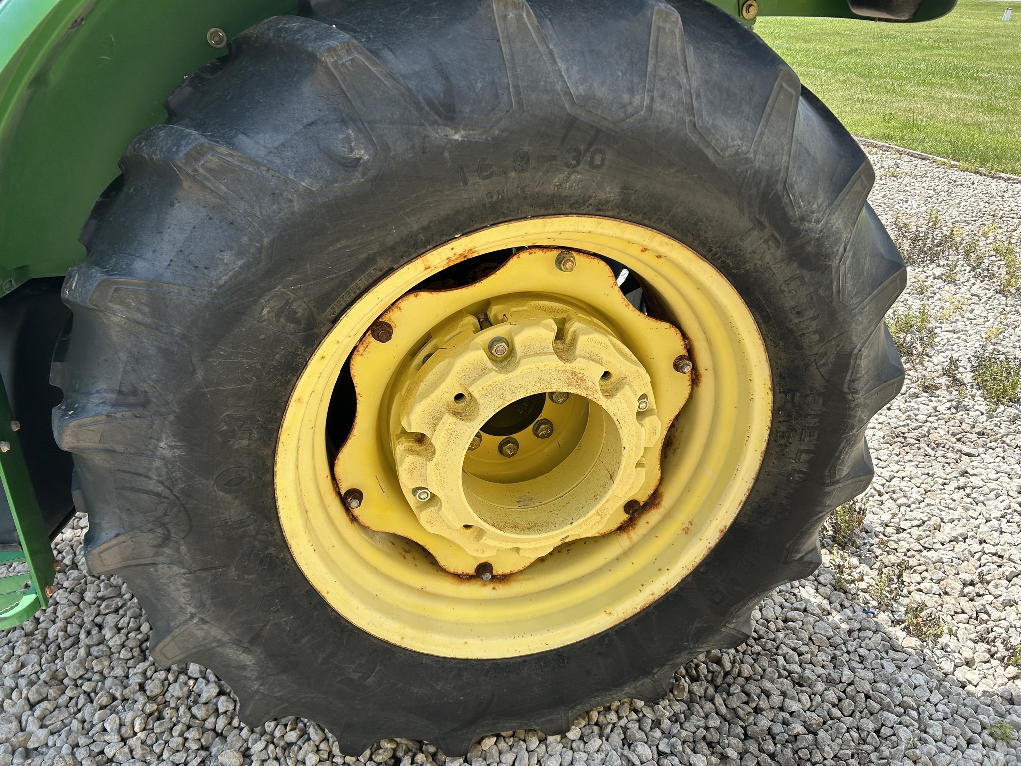  2004 John Deere 5420 at Heritage Tractor in Streator, IL
