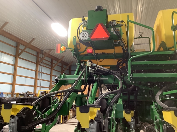 Photo of 2022 John Deere 1795
