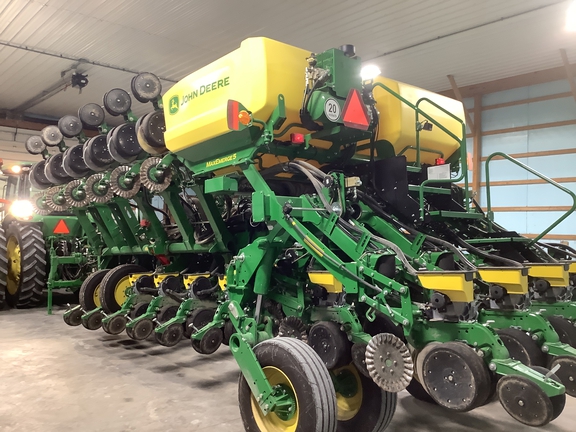 Photo of 2022 John Deere 1795