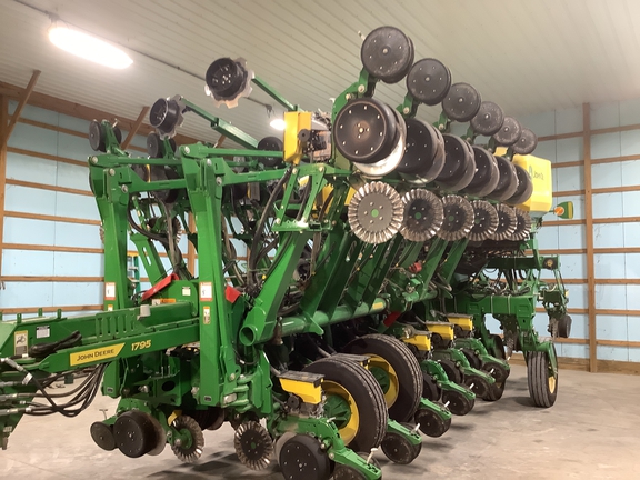 Photo of 2022 John Deere 1795