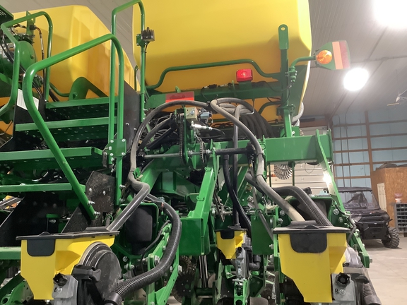 Photo of 2022 John Deere 1795