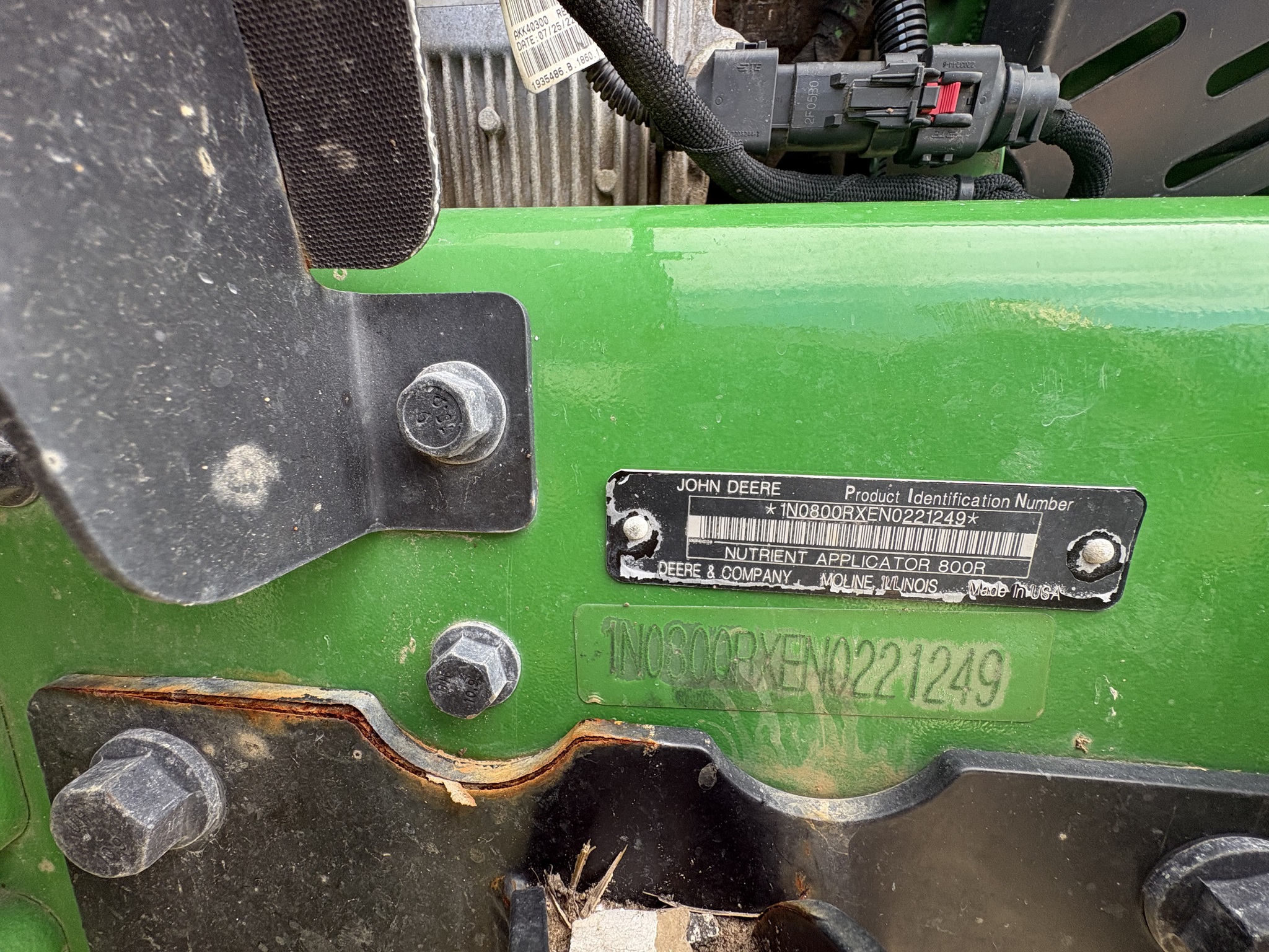  2022 John Deere 800R at Heritage Tractor in Galesburg, IL
