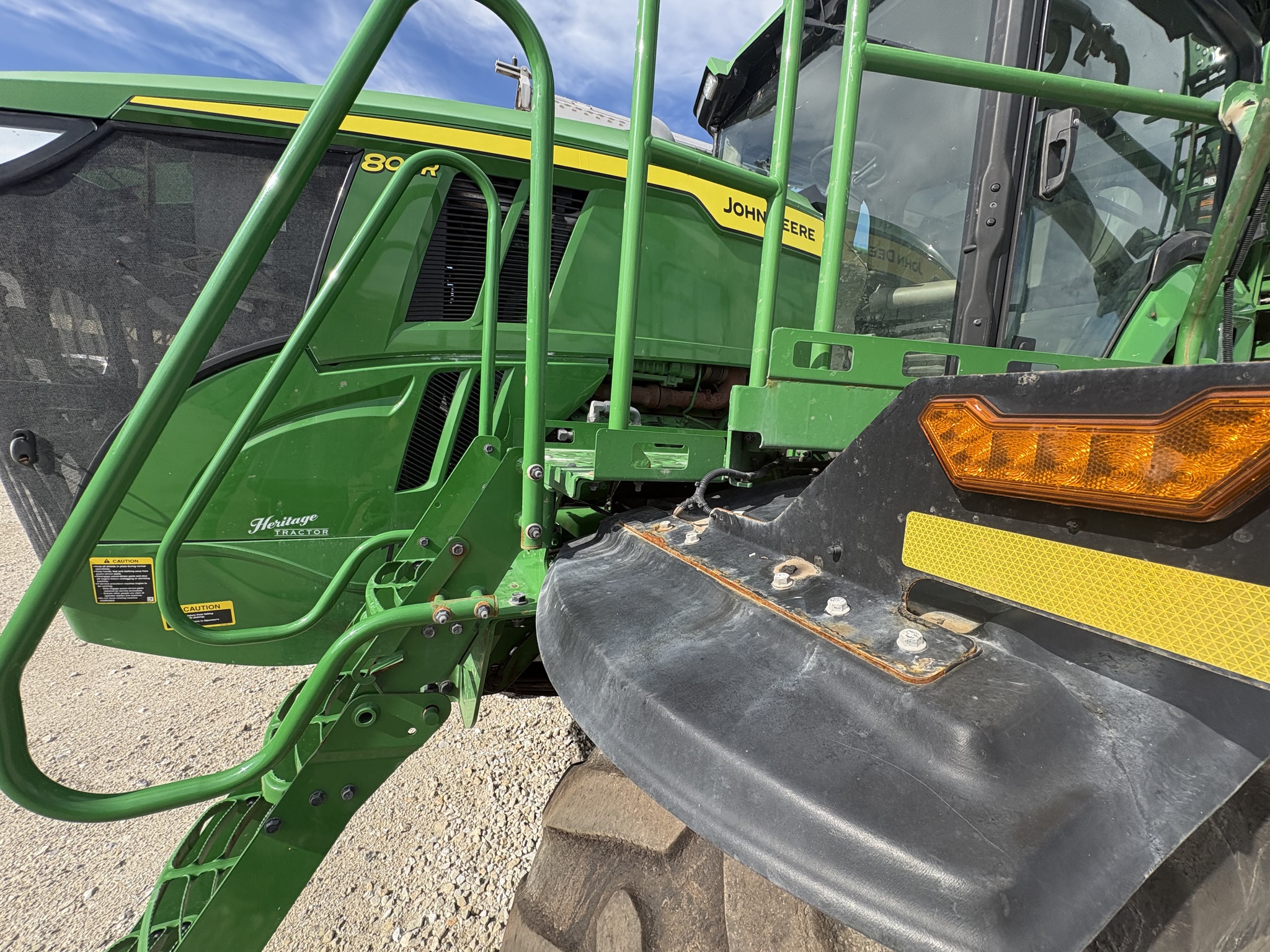  2022 John Deere 800R at Heritage Tractor in Galesburg, IL