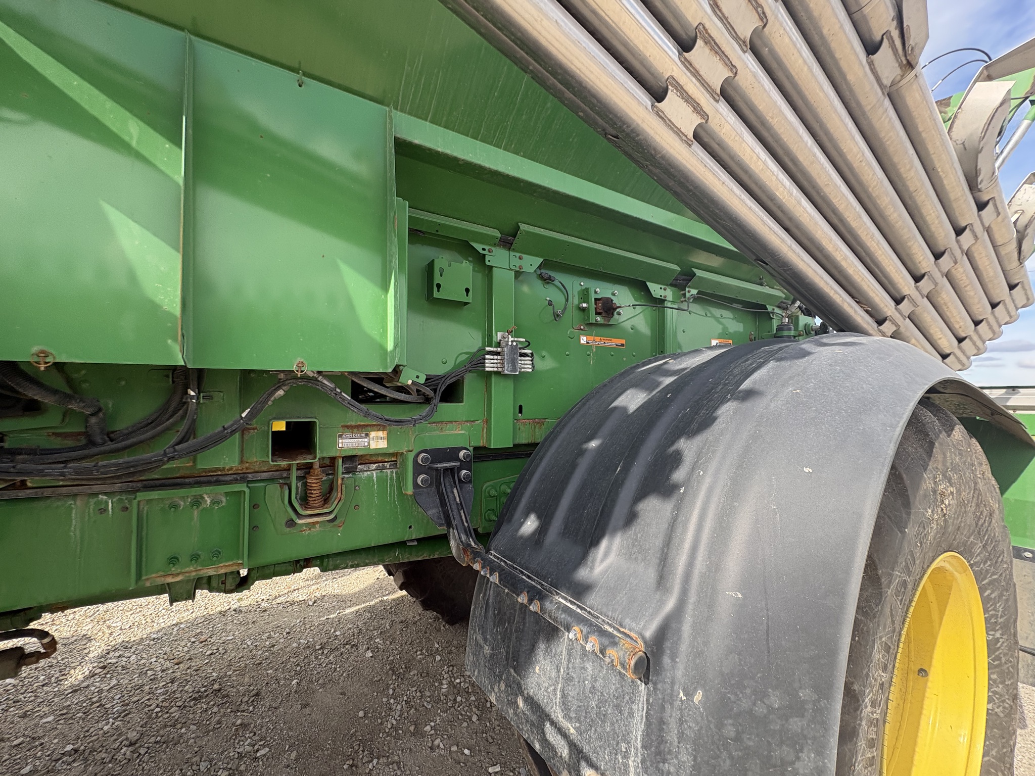  2022 John Deere 800R at Heritage Tractor in Galesburg, IL