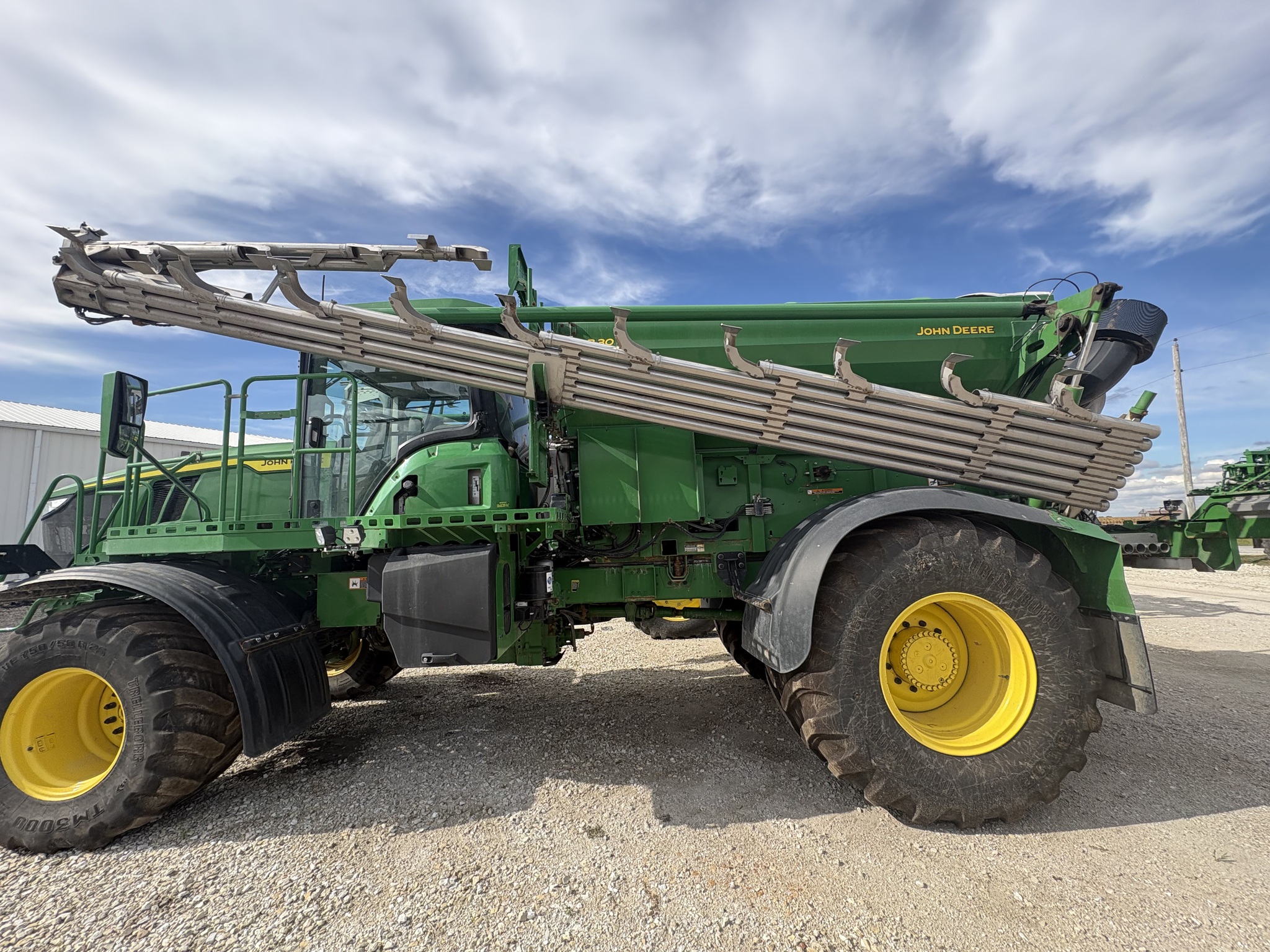  2022 John Deere 800R at Heritage Tractor in Galesburg, IL