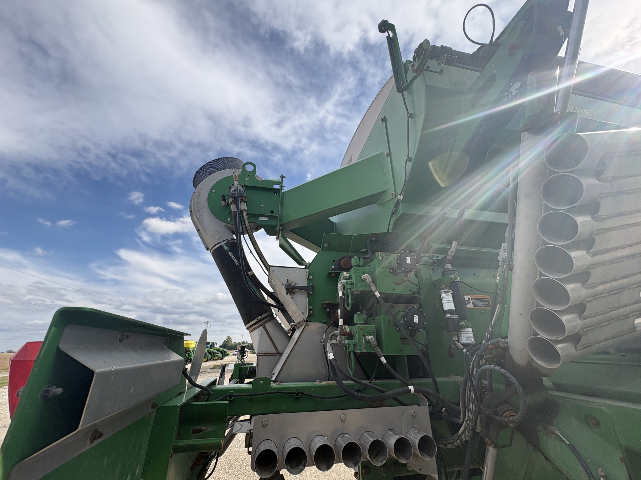  2022 John Deere 800R at Heritage Tractor in Galesburg, IL