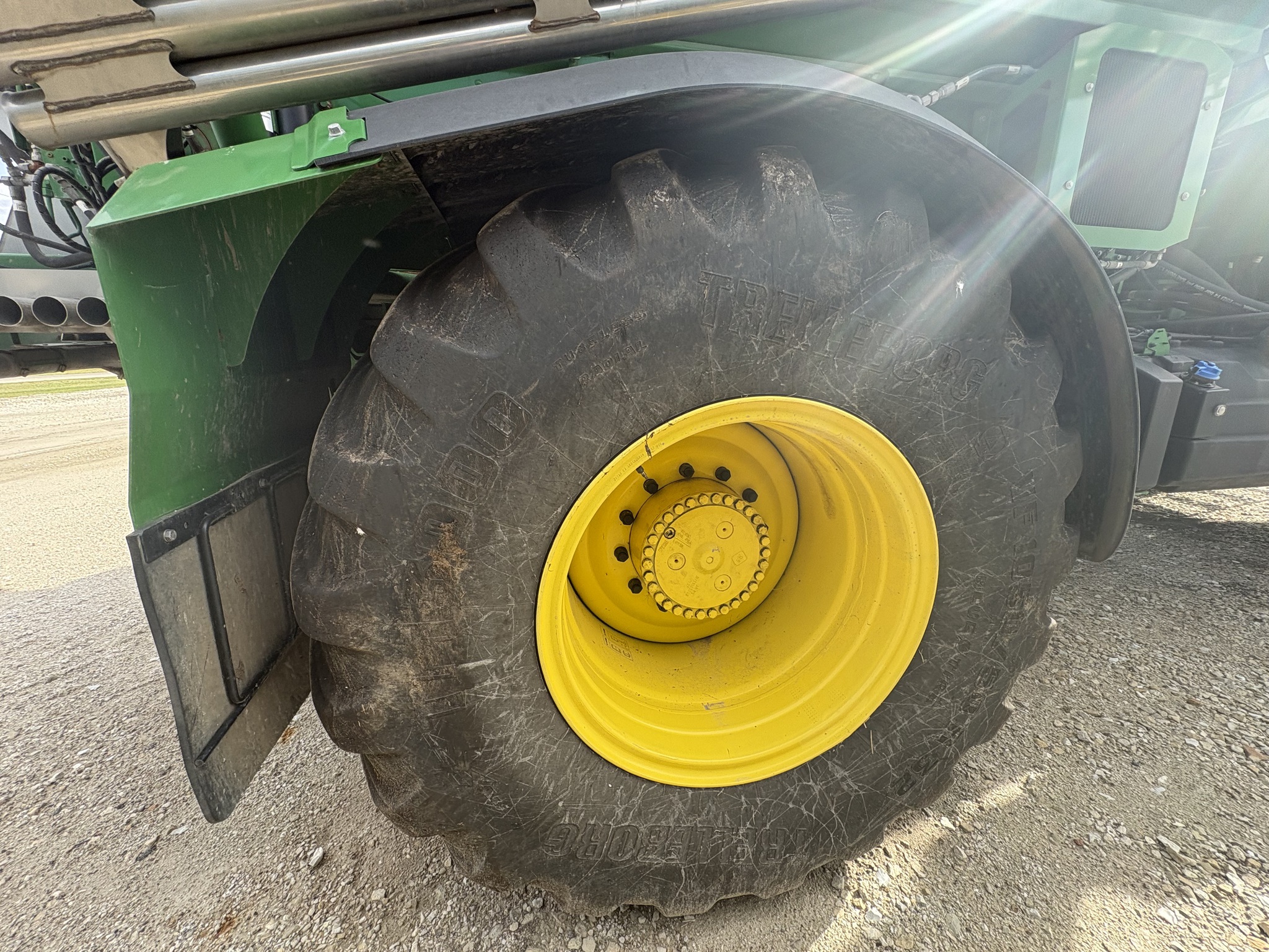  2022 John Deere 800R at Heritage Tractor in Galesburg, IL