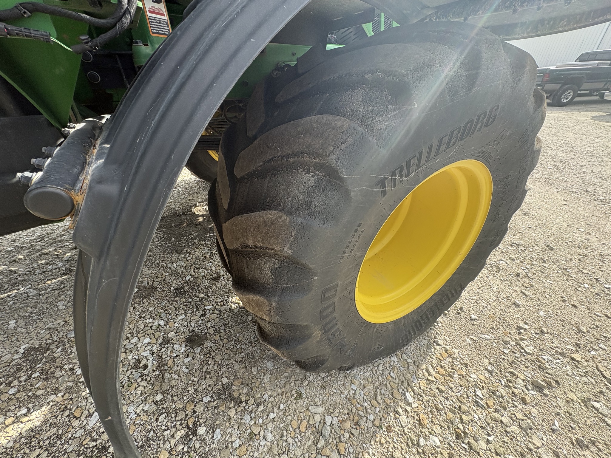  2022 John Deere 800R at Heritage Tractor in Galesburg, IL