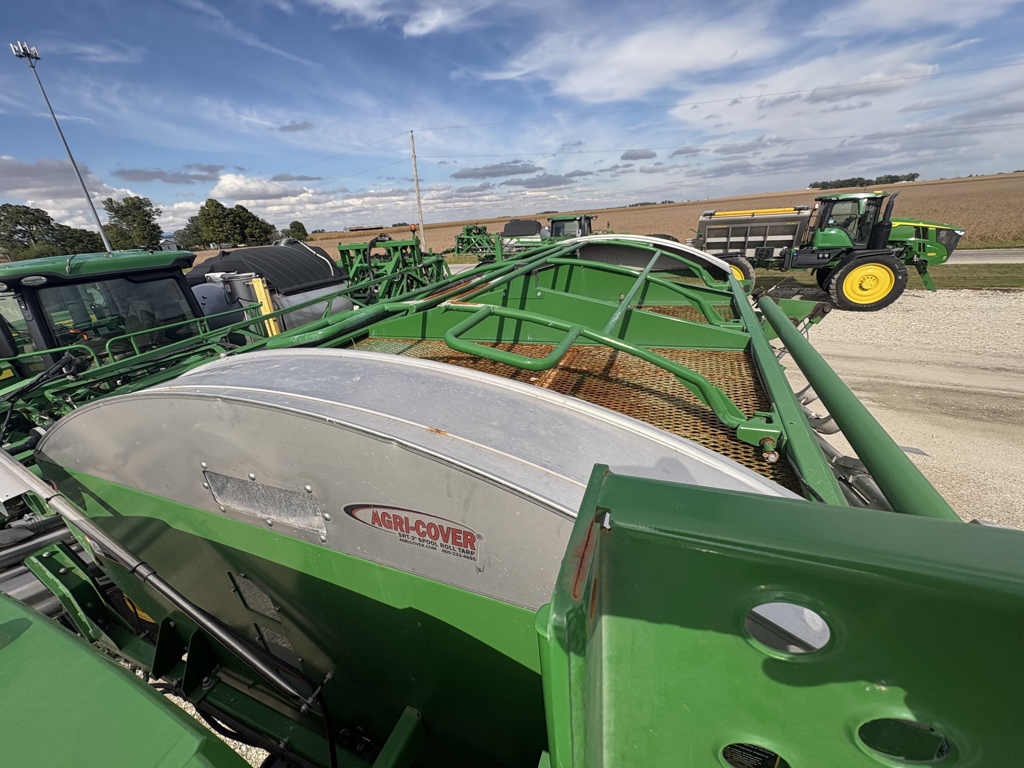  2022 John Deere 800R at Heritage Tractor in Galesburg, IL