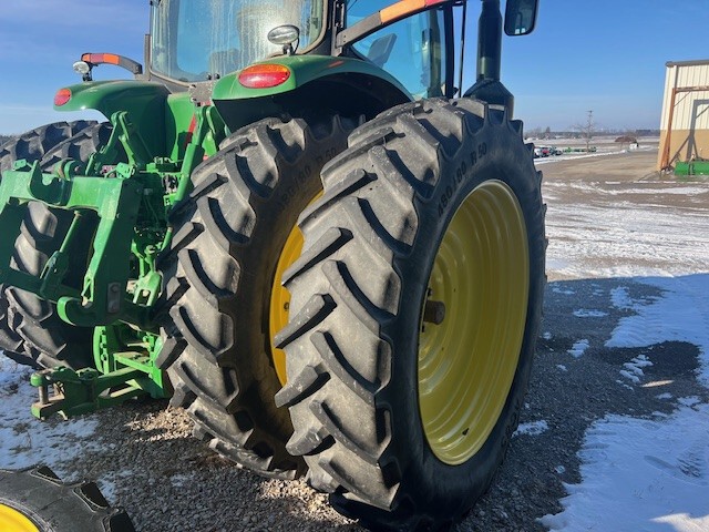 2015 John Deere 7310R Image 3