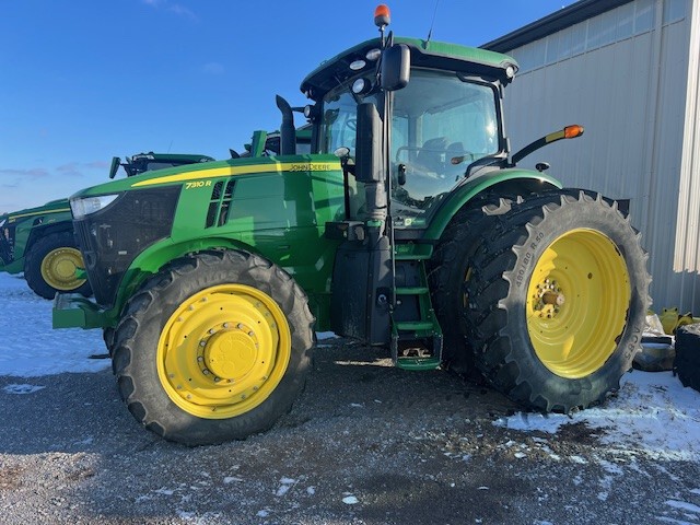2015 John Deere 7310R Image 2