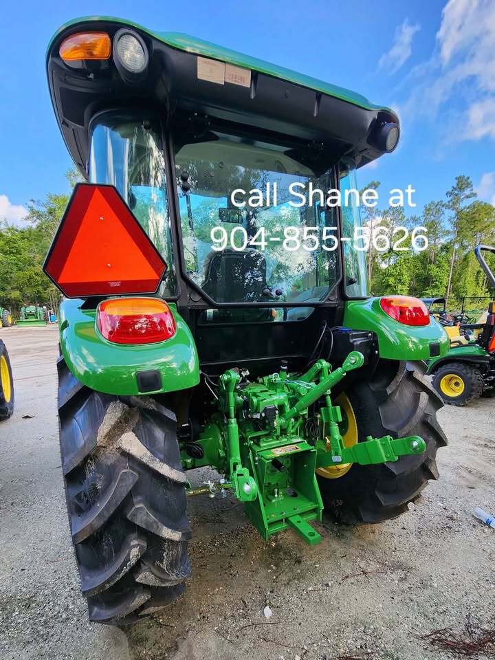 2025 John Deere 5075E Image 3